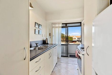 Photo of property in 40m Maunganui Road, Mount Maunganui, 3116