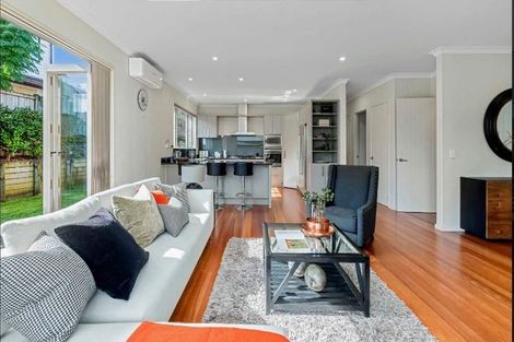 Photo of property in 12 Bur Oak Terrace, Schnapper Rock, Auckland, 0632