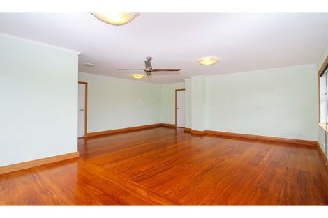 Photo of property in 24 Howard Road, Northcote, Auckland, 0627