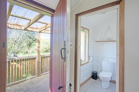 Photo of property in 2269 State Highway 2, Te Hauke, Hastings, 4178