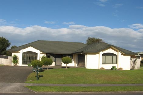 Photo of property in 37 Tington Avenue, Wattle Downs, Auckland, 2103
