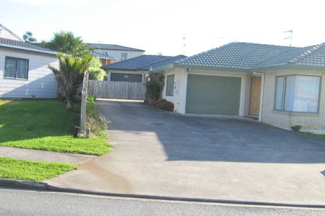 Photo of property in 2/1 Lowburn Place, Clover Park, Auckland, 2019