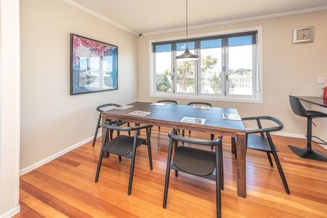 Photo of property in 2 Kapiti Terrace, Castlecliff, Whanganui, 4501