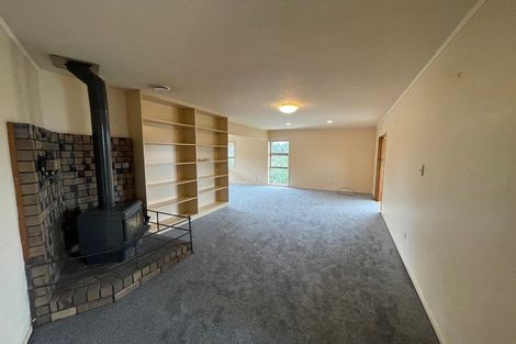 Photo of property in 27 Chatsworth Crescent, Pakuranga Heights, Auckland, 2010