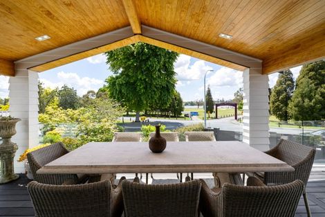 Photo of property in 163 Lake Crescent, Hamilton Lake, Hamilton, 3204