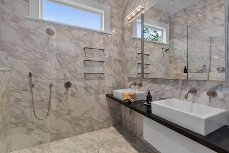 Photo of property in 58 Stanley Point Road, Stanley Point, Auckland, 0624