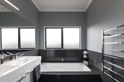 Photo of property in 37 Chestnut Close, Kelvin Grove, Palmerston North, 4414