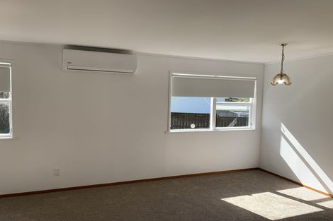 Photo of property in 46 Castleford Street, Green Bay, Auckland, 0604