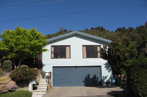Photo of property in 99 Milton Terrace, Picton, 7220