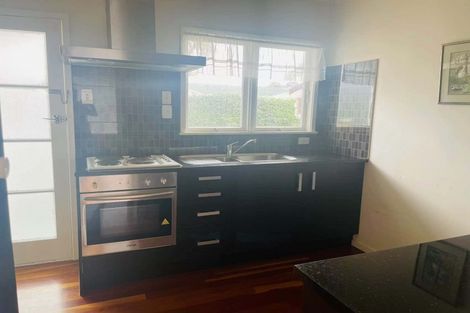 Photo of property in 2/43 Shakespeare Road, Milford, Auckland, 0620