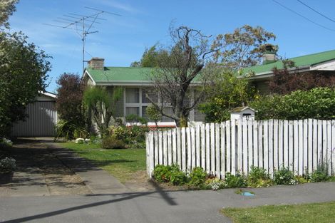Photo of property in 4 Clayton Road, Amberley, 7410
