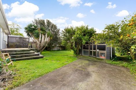 Photo of property in 90 Riverpark Crescent, Henderson, Auckland, 0610