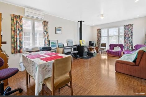 Photo of property in 23 Toru Street, Te Atatu Peninsula, Auckland, 0610