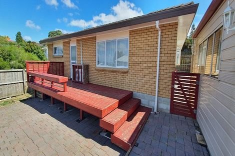Photo of property in 11 Kearney Place, Massey, Auckland, 0614