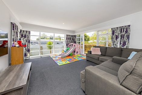 Photo of property in 30a Holland Street, Pukekohe, 2120