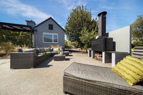 Photo of property in 33 Oregon Drive, Kelvin Heights, Queenstown, 9300