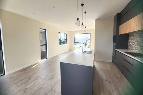 Photo of property in 17 Babina Avenue, Kumeu, 0810
