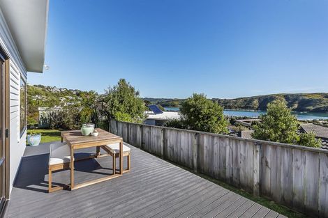 Photo of property in 4 Kiriwai Road, Paremata, Porirua, 5024