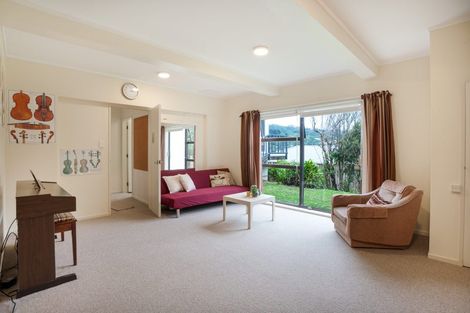 Photo of property in 30 Tawa Terrace, Tawa, Wellington, 5028