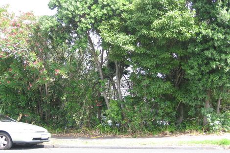 Photo of property in 2/154 East Coast Road, Forrest Hill, Auckland, 0620