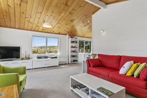 Photo of property in 2 Mahuta Road, Waitahanui, Taupo, 3378