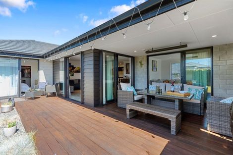 Photo of property in 10 Stevenson Drive, Papamoa, 3118