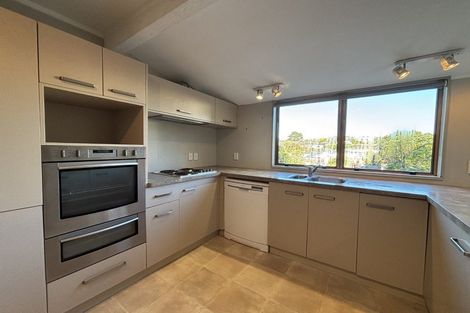 Photo of property in 40 Halswater Drive, Churton Park, Wellington, 6037