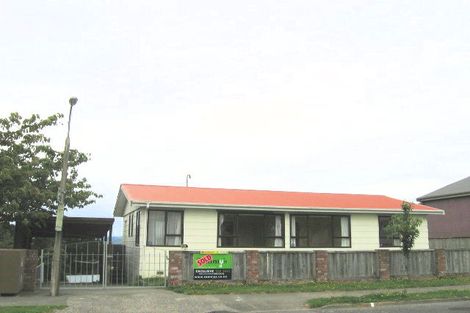 Photo of property in 19 Aniseed Grove, Timberlea, Upper Hutt, 5018