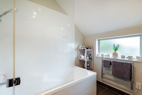 Photo of property in 17 Nimstedt Avenue, Oteha, Auckland, 0632