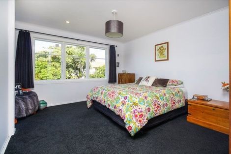 Photo of property in 12 Maui Street, New Lynn, Auckland, 0600