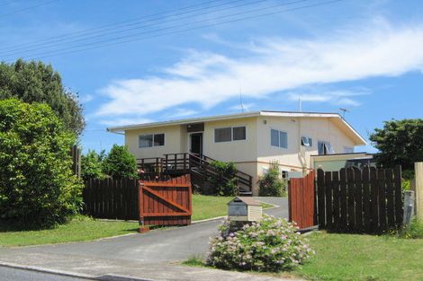 Photo of property in 9 Stevenson Road, Clarks Beach, 2122