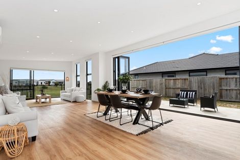 Photo of property in 19 Harding Drive, Papamoa Beach, Papamoa, 3118