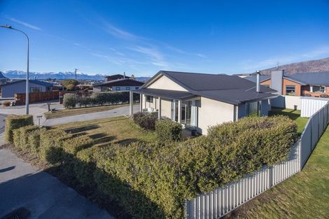 Photo of property in 12a Alpha Close, Wanaka, 9305