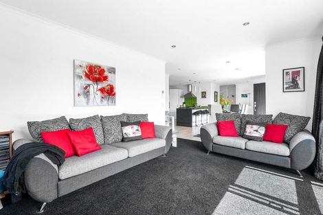 Photo of property in 1 Maple Lane, Martinborough, 5711