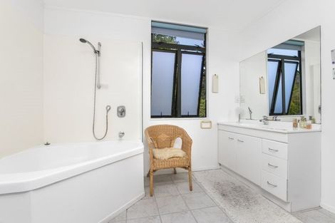 Photo of property in 18 Waterview Downs, Waterview, Auckland, 1026