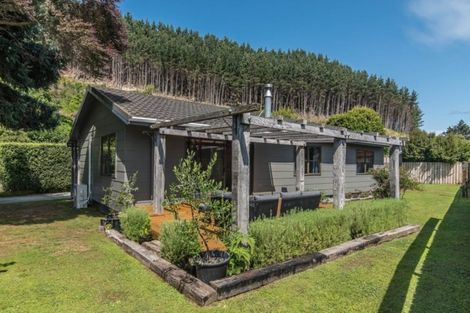 Photo of property in 4 Poneke Drive, Waikanae, 5036
