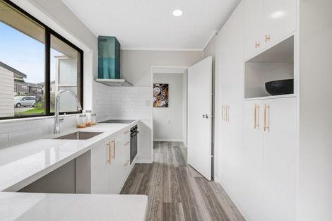 Photo of property in 148 Lynn Road, Bayview, Auckland, 0629