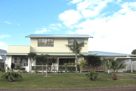 Photo of property in 12 Kauri Place, Tairua, 3508