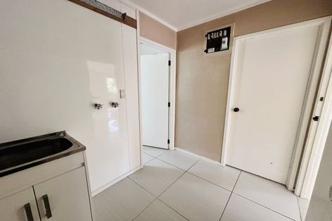 Photo of property in 2/137 Mokoia Road, Birkenhead, Auckland, 0626