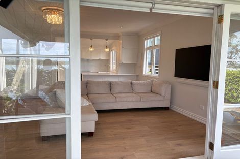 Photo of property in 43a Pohutukawa Avenue, Red Beach, 0932