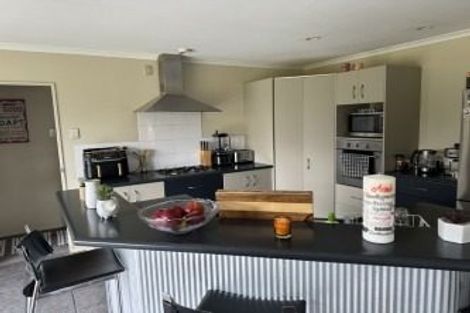 Photo of property in 73 Guildford Drive, Paraparaumu, 5032