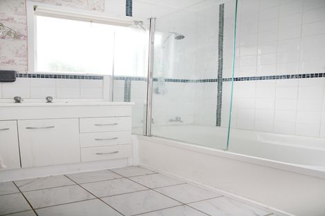 Photo of property in 43 Redcrest Avenue, Red Hill, Papakura, 2110