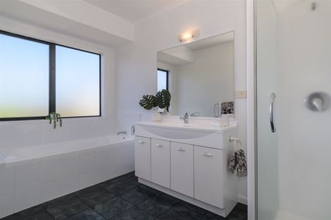 Photo of property in 37 Marire Drive, Ohauiti, Tauranga, 3112