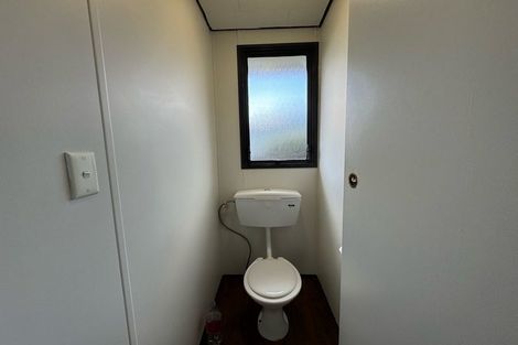 Photo of property in 2/76 Parrs Cross Road, Henderson, Auckland, 0612