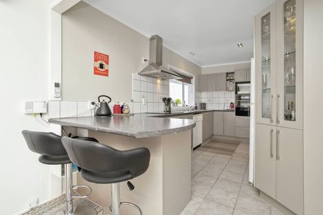 Photo of property in 18 Riverlea Avenue, Pakuranga, Auckland, 2010