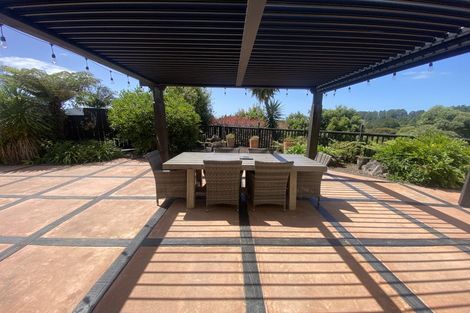 Photo of property in 9 Laingrange Place, Laingholm, Auckland, 0604