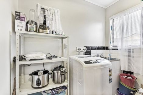 Photo of property in 23 Lane Road, Weymouth, Auckland, 2103