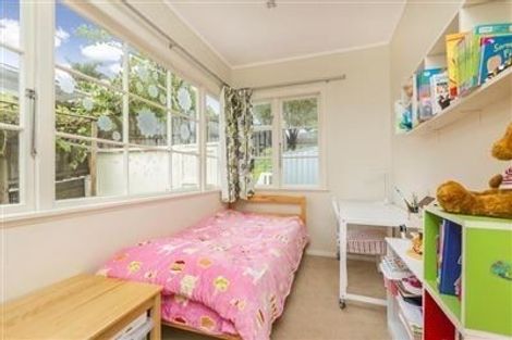 Photo of property in 1/27 Rosedale Road, Pinehill, Auckland, 0632