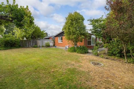 Photo of property in 12 Denniston Crescent, Redwood, Christchurch, 8051