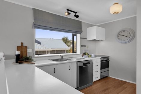 Photo of property in 8 Taipari Avenue, Raglan, 3225